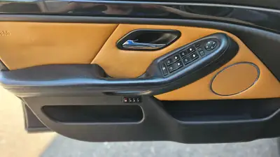 BMW M5 — Berline sportive de prestige, 400 ch et révision complète 2022 — Miniatura 8