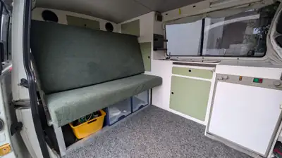 VW T4 1996 — Monospace spacieux et fiable, parfait pour la famille — Innenraum