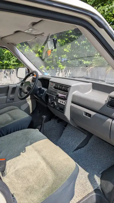 VW T4 1996 — Monospace spacieux et fiable, parfait pour la famille — Miniatur 8