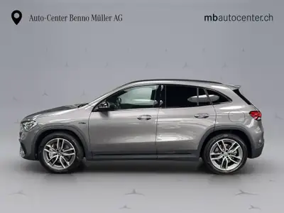 Mercedes-Benz GLA 35 AMG 4matic — SUV compact haute performance, 32000 km seulement — côté