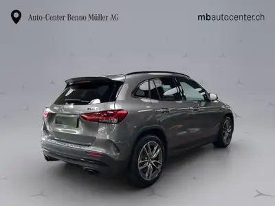 Mercedes-Benz GLA 35 AMG 4matic — SUV compact haute performance, 32000 km seulement — tableau de bord