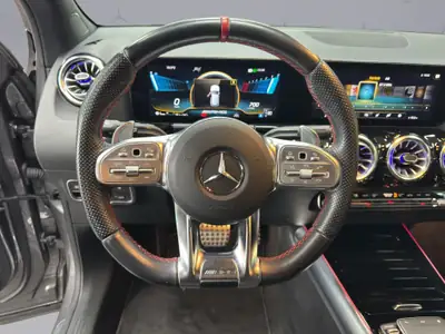 Mercedes-Benz GLA 35 AMG 4matic — SUV compact haute performance, 32000 km seulement — Miniature 12