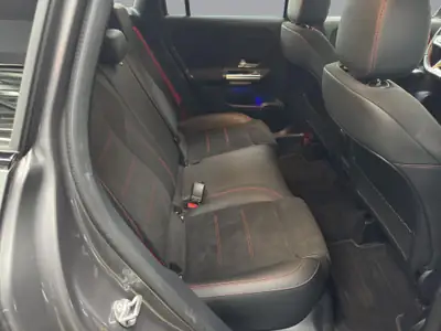 Mercedes-Benz GLA 35 AMG 4matic — SUV compact haute performance, 32000 km seulement — Miniature 18