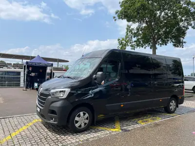 Renault Master T39 Blue dCi 165 — Bus 16 places, motorisation robuste et économe — vista esterna