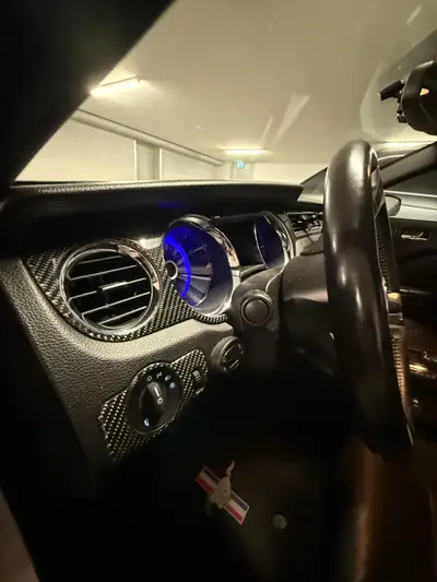Ford Mustang GT 5.0 V8 426 PS — Muscle car iconique, 117'000 km — intérieur