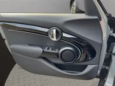 MINI Cooper Steptronic — Citadine urbaine dynamique, entretien inclus et faible kilométrage — Miniatur 12
