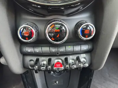 MINI Cooper Steptronic — Citadine urbaine dynamique, entretien inclus et faible kilométrage — Miniatur 16