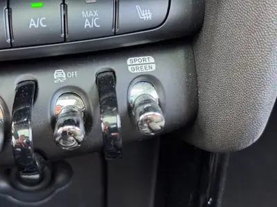 MINI Cooper Steptronic — Citadine urbaine dynamique, entretien inclus et faible kilométrage — Miniatur 24