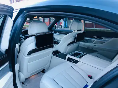 BMW M760 Li xDrive — Berline de luxe 610 ch, seulement 91'000 km — Seitenansicht