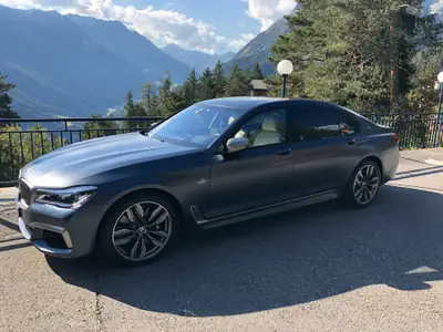 BMW M760 Li xDrive — Berline de luxe 610 ch, seulement 91'000 km — Außenansicht