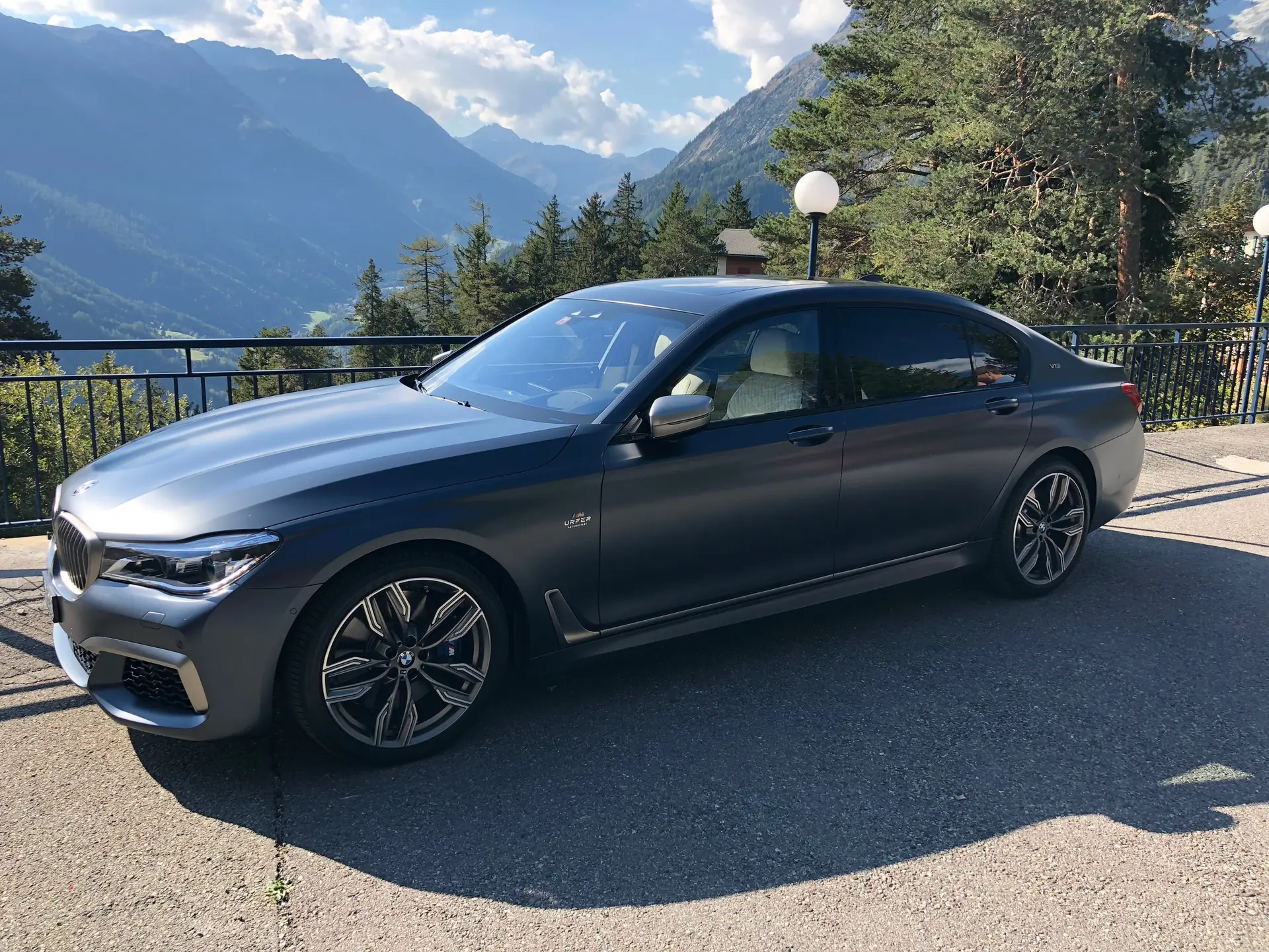 BMW M760 Li xDrive — Berline de luxe 610 ch, seulement 91'000 km — Außenansicht