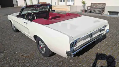 Ford Mustang Cabrio 289 V8 — Légende américaine de 1968, moteur V8 authentique — arrière