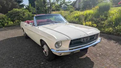 Ford Mustang Cabrio 289 V8 — Légende américaine de 1968, moteur V8 authentique — tableau de bord