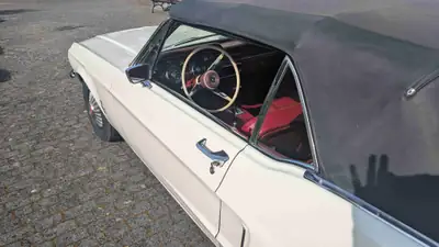 Ford Mustang Cabrio 289 V8 — Légende américaine de 1968, moteur V8 authentique — Miniature 8