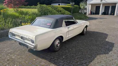 Ford Mustang Cabrio 289 V8 — Légende américaine de 1968, moteur V8 authentique — Miniature 7