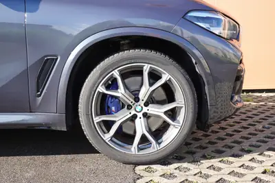 BMW X5 xDrive 40i M-Sport — SUV 7 places premium, toit panoramique et suspension pneumatique — détail