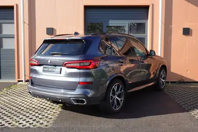 BMW X5 xDrive 40i M-Sport — SUV 7 places premium, toit panoramique et suspension pneumatique — Miniature 8