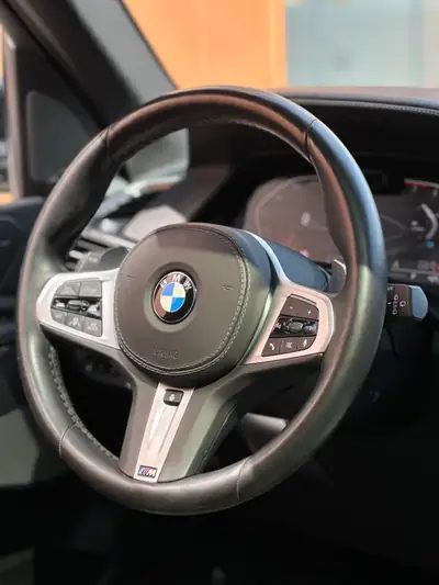 BMW X5 xDrive 40i M-Sport — SUV 7 places premium, toit panoramique et suspension pneumatique — Miniature 14