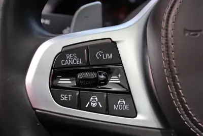 BMW X5 xDrive 40i M-Sport — SUV 7 places premium, toit panoramique et suspension pneumatique — Miniature 13