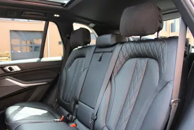BMW X5 xDrive 40i M-Sport — SUV 7 places premium, toit panoramique et suspension pneumatique — Miniature 32