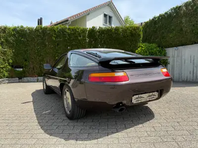 Porsche 928 S4 — Coupé sportif des années 80, fraîchement certifié Youngtimer — Miniature 9