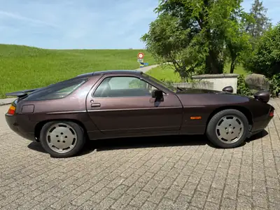 Porsche 928 S4 — Coupé sportif des années 80, fraîchement certifié Youngtimer — Miniature 11