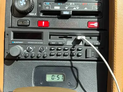 Porsche 928 S4 — Coupé sportif des années 80, fraîchement certifié Youngtimer — Miniature 17