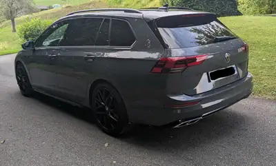 VW Golf Variant 2.0 TDI R-Line DSG — Break diesel performant, 36000 km seulement — vista posteriore