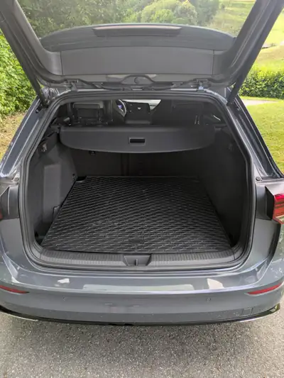 VW Golf Variant 2.0 TDI R-Line DSG — Break diesel performant, 36000 km seulement — dettaglio