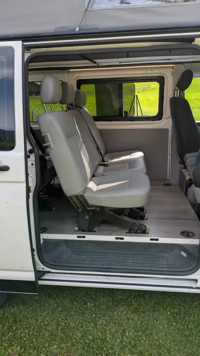 VW T5 2.0 TDI 4motion — Monospace 8 places robuste, toit relevable et autonomie maximale — Miniatura 8