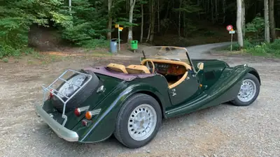 Morgan Plus 8 Roadster 1989 — Légende britannique, British Racing Green authentique — Miniature 7
