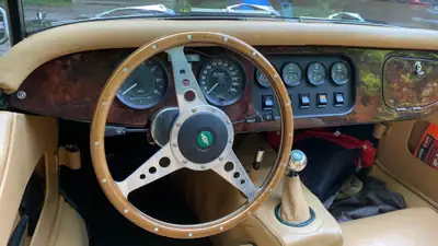 Morgan Plus 8 Roadster 1989 — Légende britannique, British Racing Green authentique — Miniature 9