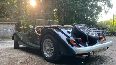 Morgan Plus 8 Roadster 1989 — Légende britannique, British Racing Green authentique — Miniature 12