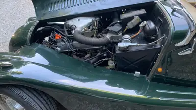 Morgan Plus 8 Roadster 1989 — Légende britannique, British Racing Green authentique — Miniature 15
