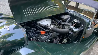 Morgan Plus 8 Roadster 1989 — Légende britannique, British Racing Green authentique — Miniature 16
