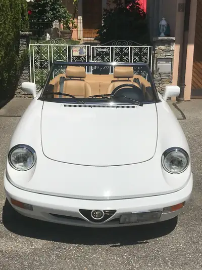 Alfa Romeo Spider 2.0 — Cabriolet italien légendaire, 26 000 km seulement — Seitenansicht