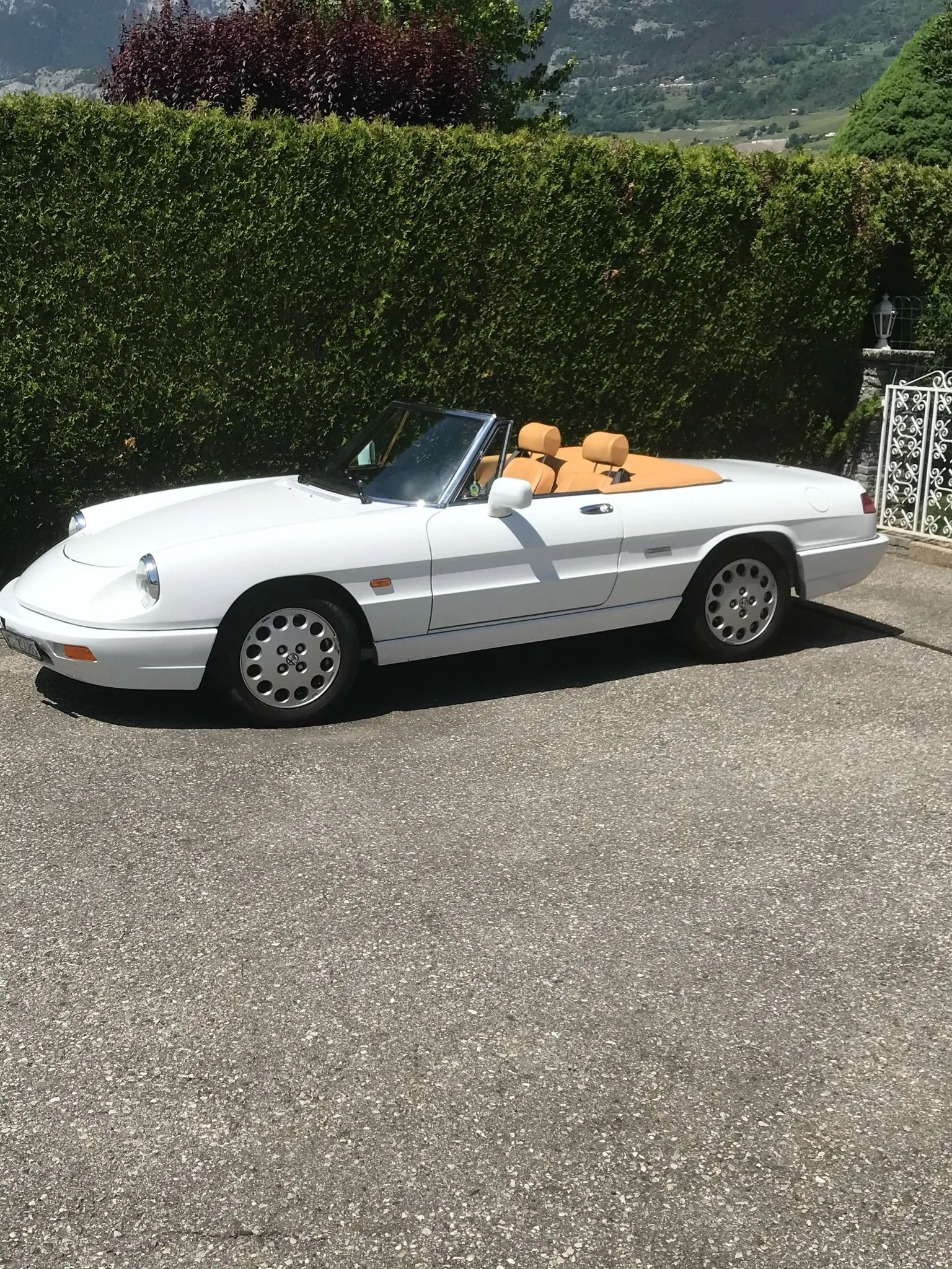 Alfa Romeo Spider 2.0 — Cabriolet italien légendaire, 26 000 km seulement — Außenansicht