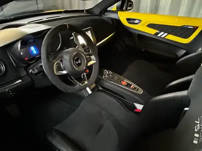 Alpine A110 S Tour de Corse 75 Limited Edition — Une légende française en édition limitée — interior