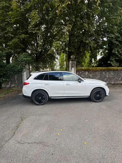 Mercedes-Benz GLC 400 e 4Matic — SUV hybride rechargeable, 381 ch et faible kilométrage — Seitenansicht