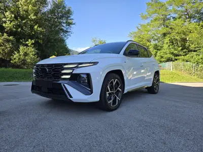 Hyundai Tucson 1.6 TGDI HEV N Line 4WD — SUV hybride rechargé, 6000 km seulement — Außenansicht