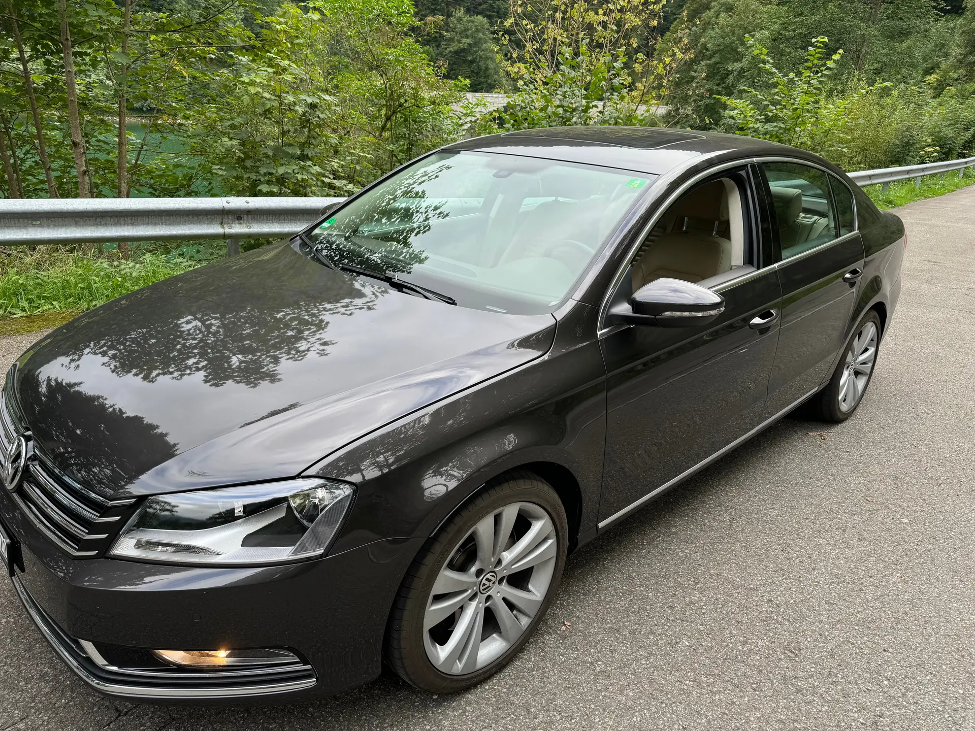 VW Passat 3.6 FSI Highline 4Motion — Berline sportive 300 ch, transmission DSG — vue extérieure