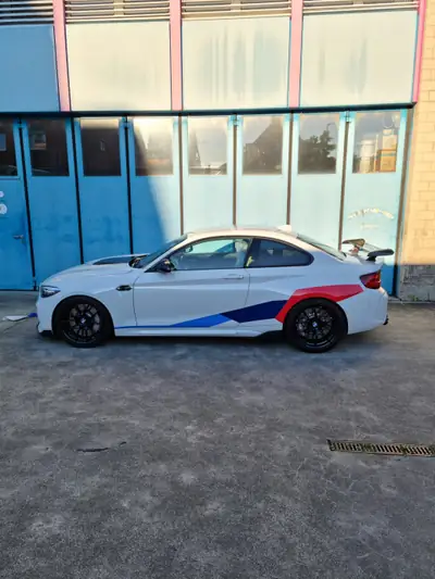 BMW M2 Competition Swiss Performance Pro Edition — Coupé sportif haute performance, 26 500 km seulement — côté