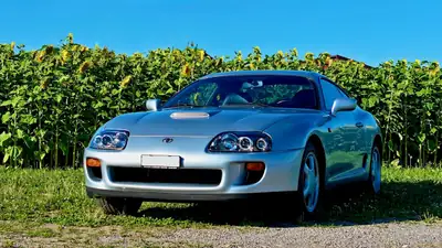 Toyota Supra 3.0i TwinTurbo — Coupé sport légendaire, 330 ch pure adrénaline — vista esterna