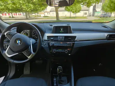 BMW X2 sDrive 18i — Compact SUV urbain, 42 000 km seulement — Innenraum