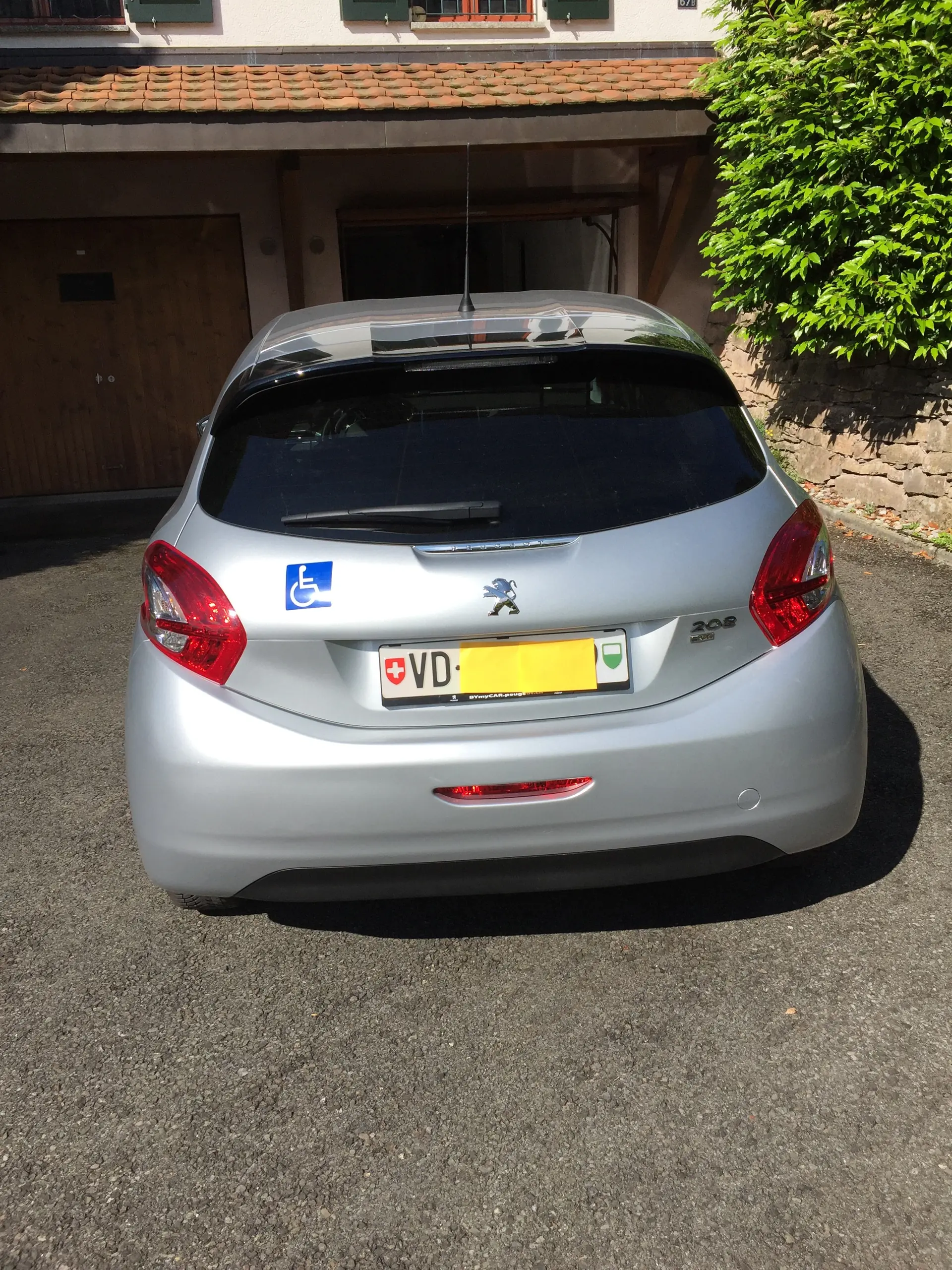 Peugeot 208 2014 occasion La Tour-de-Peilz — 5