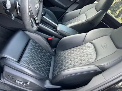 Audi e-tron S Sportback quattro — SUV électrique 503 ch, garantie usine active — Thumbnail 11