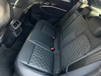 Audi e-tron S Sportback quattro — SUV électrique 503 ch, garantie usine active — Thumbnail 18