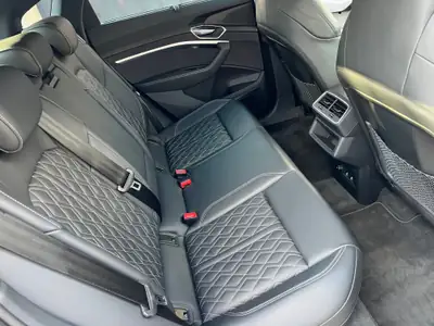 Audi e-tron S Sportback quattro — SUV électrique 503 ch, garantie usine active — Thumbnail 19