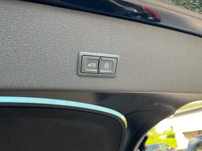 Audi e-tron S Sportback quattro — SUV électrique 503 ch, garantie usine active — Thumbnail 22