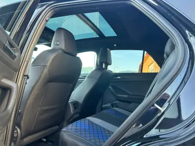 VW T-Roc 2.0 TSI R DSG 4Motion — SUV sportif 300 ch, tout-terrain, très faible kilométrage — Thumbnail 8